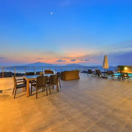 Mona Roza Vilă Kalkan